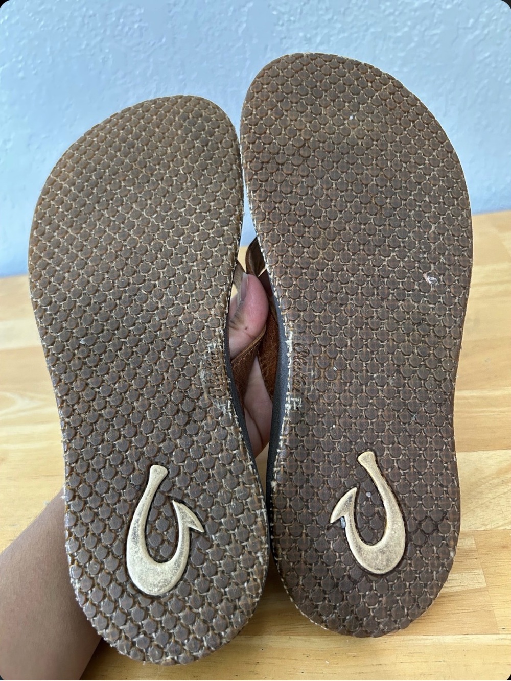 OluKai Paniolo Brown Leather Flip Flop Sandals Women’s US 6 Comfort Casual - Picture 6 of 9